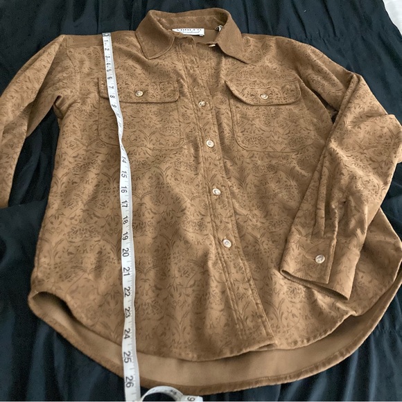 Adolfo International Vtg button down Small brown filigree texture - Picture 6 of 16